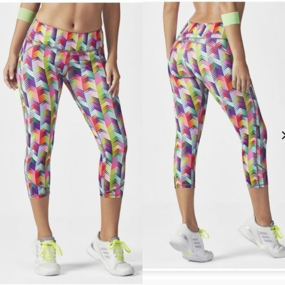 Fabletics Lima Capri, Arrows, UPF 50+,  Chafe Resisting, Capri Leggings, Lg, NWT